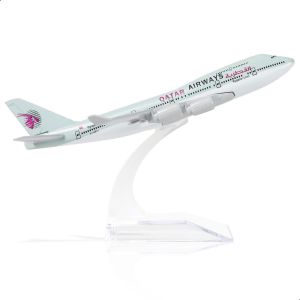 DDA-1/400 747 Aviation Modèle d'avion pour Qatar747 Modèles d'avions en métal moulé sous Pression avec Support (6 Pouces de Long) Modèle d'avion Boeing Cadeau pour Les passionnés d'aviation - Neuf