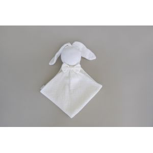 Doudou lapin &eacute;cru clair 40&times;40 cm en gaze de coton bio, doux et l&eacute;ger. T&ecirc;te en peluche cousue, parfait pour les c&acirc;lins d&egrave;s la naissance. Existe aussi en gris violine et &eacute;cru fonc&eacute;. - Neuf