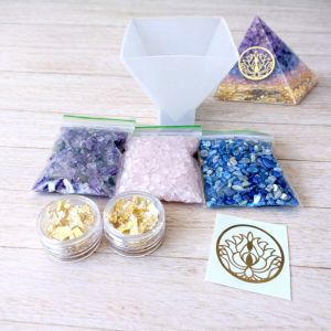 Kit Orgonite Pyramide Xl 6,8 Cm - Moule Silicone + Pierres Naturelles 30g Quartz Rose Lapis Am&eacute;thyste - Neuf