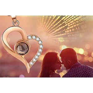 Ensemble Collier &laquo; Je T'aime &raquo; Avec Pendentif C?ur Et Inscription En 100 Langues, Comprenant Un Coffret &Agrave; Bijoux. - Neuf