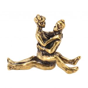 Statue De Couple En Cuivre Vintage Innovant Peint &Agrave; La Main D&eacute;coratif Mini Figurine De Couple Pour Pr&eacute;sente Collection 3,5 X 2,6 Cm / 1,4 X 1,0 Pouces - Neuf
