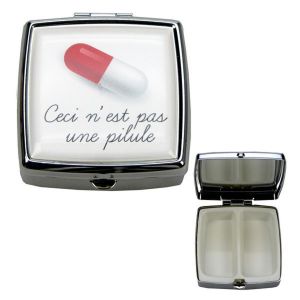 Promotion ! Boite &Agrave; Pilules Carr&eacute;e 'ceci N'est Pas Une Pilule' Rouge Blanc - 5x5x1. 8 Cm - Neuf