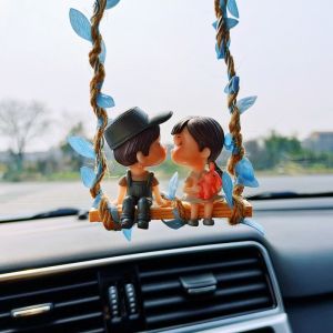 Voiture Animée, Joli Couple, Balançoire D'intérieur, Romantique, Rétroviseur, Pendentif, Pendule, Envoyer Un Cadeau - Neuf