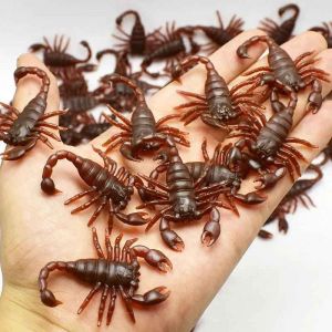 faux cafard mille-pattes Scorpion enfants accessoires de tour faux cafards insectes en plastique jouet fournitures de f&ecirc;te d&eacute;coration d'halloween - Type Scorpion-50PCS - Neuf