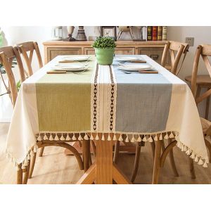 Nappe Verte En Polyester 180x140cm Avec Pompons Pour La Table - Neuf