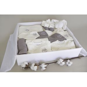Le Coffret Premium B&eacute;b&eacute; Coton, Notre Offre La Plus Compl&egrave;te, R&eacute;unit 29 Pi&egrave;ces En Coton Bio : V&ecirc;tements, Couvertures, Doudous Et Accessoires Essentiels, Pens&eacute;s Pour R&eacute;pondre Aux Besoins En Maternit&eacute;. - Neuf
