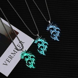 Glow Flame Dragon Collier Personnalit&eacute; Punk Glow Pendentif Pour Femmes Hommes Glow In The Dark Animal Pull Cha&icirc;ne Collier Lumineux Hiphop Bijoux Accessoire - Neuf