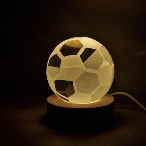 Lampe Led 3d Ballon De Football Sur Socle En Bois U2013 Veilleuse D&eacute;corative Football Pour Chambre D`Enfant, Cadeau Pour Enfants, Supporters Et Sportifs U2013 Design Moderne Avec C&acirc;ble Usb, Lumi&egrave;re Chaude - Neuf