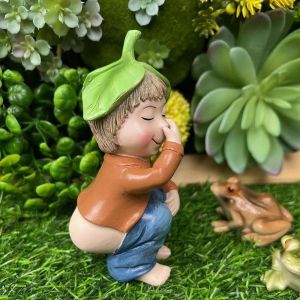 Figurine Miniature De Garçon Qui Fait Caca Statue En Résine Unique Et - Neuf