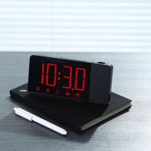 Réveil à projection rouge, double alarme, affichage LED, lumière blanche neutre, idéal pour la chambre ou le salon - Neuf