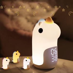 Réveil enfant 3 couleurs, veilleuse rechargeable jour et nuit, réveil numérique LED, forme licorne mignonne, fonction snooze (bleu) - Neuf