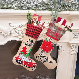 Bas de No&euml;l bleus &eacute;clair&eacute;s Camion de vieil homme rouge,fleurs rouges,bas de velours en peluche - Neuf