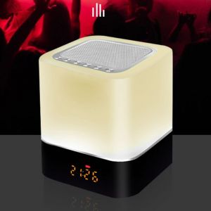 1 Portable Bluetooth Réveil avec haut-Parleur Bluetooth, Bruit Blanc Lampe de Chevet pour Bébé, Multicolore Contrôle Tactile Numérique Réveil avec Radio FM Cadeau pour les Hommes/Femmes/Enfants - Neuf