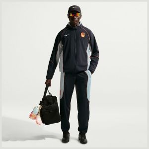 Chelsea Bas de Surv&ecirc;tement Imperm&eacute;able Strike+ SE - Bleu/Gris - Nike, pointure Small - ['Bleu', 'Gris'] - Taille Small