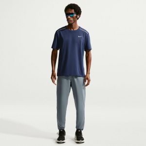 Nike Pantalon de running Dri-FIT Miler Woven - Gris/Argent r&eacute;fl&eacute;chissant, pointure Small - ['Gris'] - Taille Small