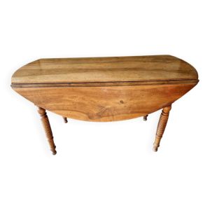 Table à volets - Epoque Louis Philippe, vers 1840 - En noyer mouluré