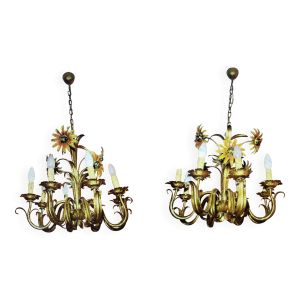 Lot de lustres en metal peint decor de fleurs