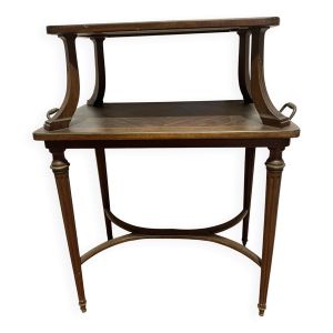 Table a desservir de style Louis XVI en acajou XIX siècle