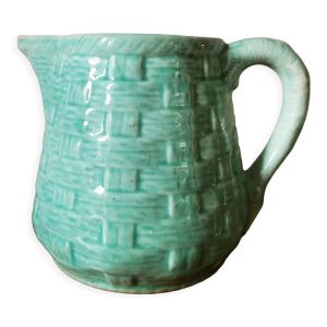 Pichet en barbotine bleu clair par Digoin