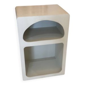 Table de chevet ou d’appoint en niche style Mykonos Bali béton ciré