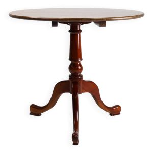 Table ronde à plateau basculant anglaise du XXe siècle en bois de cerisier, Royaume-Uni