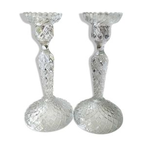 Paire de Bougeoirs flambeaux/Verrerie de Portieux, verre moulé. Motifs croisillons, forme corolle