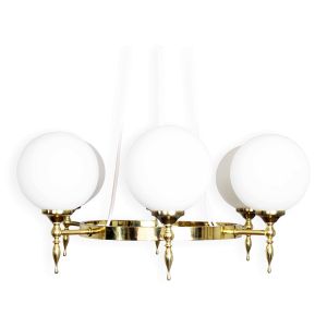Lustre en laiton et boule en verre opale 1970