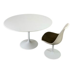 Table de Salle à Manger Ronde Tulipe par Eero Saarinen pour Knoll