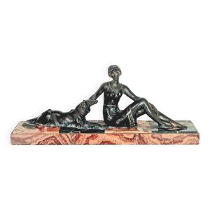 Sculpture art deco l'élégante au lévrier