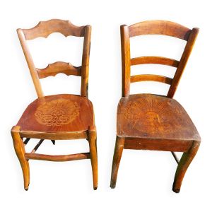chaises bistrot avec motif sur l'assise