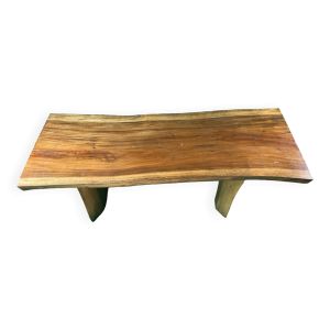 Table en bois de suar