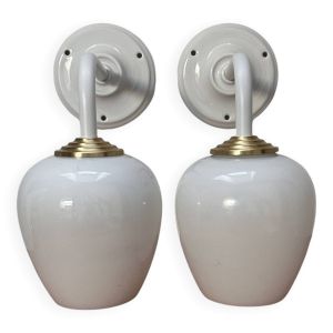 Paire d’appliques vintage en opaline blanche