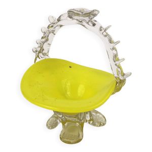 Coupe en verre lemon curd et ornements floraux irréguliers translucides