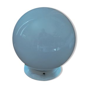 Plafonnier globe opaline support plastique ancien