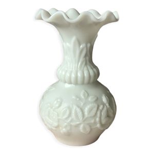 Vase en opaline blanche de Portieux Vallerysthal - Opaline de foire française