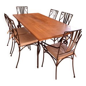 Table à manger en bois avec 6 chaises en fer forgé