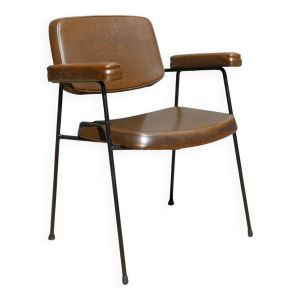 Fauteuil cm197 pierre paulin édité thonet