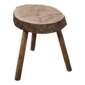 Tabouret, table d'appoint tripode brutaliste en bois brut