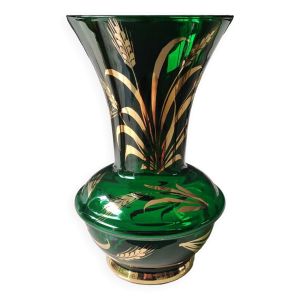 Vase Verrerie de Monaco/Monte Carlo, estampillé emblème Couronne. En verre soufflé vert émeraude, motifs épis de blé or. Dim 25 x 15 cm