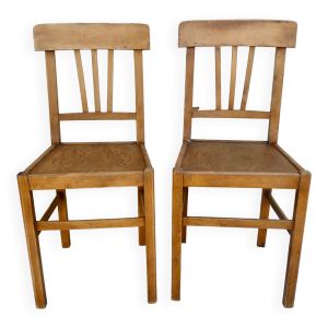 Paire de chaises de bistrot avec assise perforée