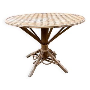 Table ronde en châtaignier