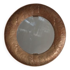 Miroir sculptural en cuivre martelé attribué à Angelo Bragalini