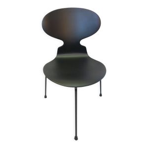 Chaise modèle 3100  ''Ant Chair'' de Arne Jacobsen