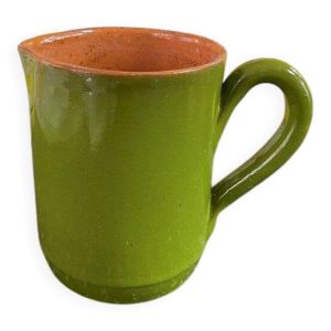 Petit pichet vernissé bicolore vert en terre cuite  hauteur 12 cm