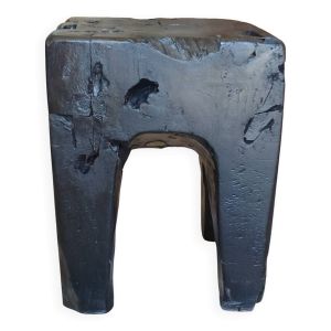 Tabouret brutaliste japonais