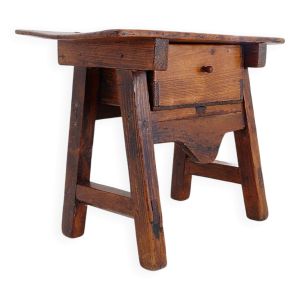 Table d'appoint en bois de châtaignier du XVIIIe siècle