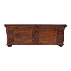 Coffre ancien, Europe du Nord, 1765.