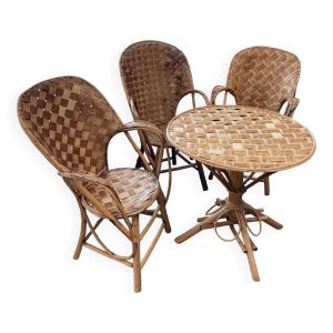 Ensemble composé d’une table et trois fauteuils en lamelles de châtaignier années 50/60
