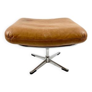 Ottoman en cuir marron sur piètement chromé
