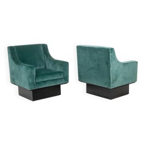 Paire de fauteuils « Club », de forme cubique. Années 1940.